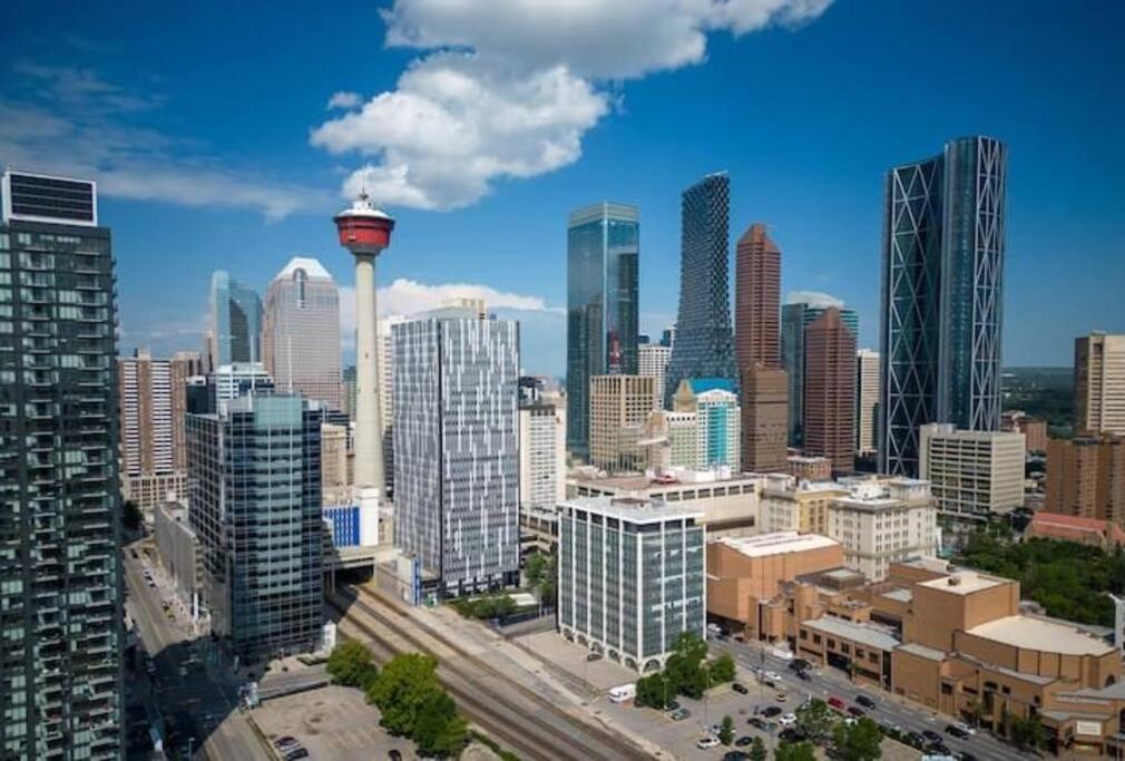 Cozy Suites In Calgary Area Balzac Экстерьер фото